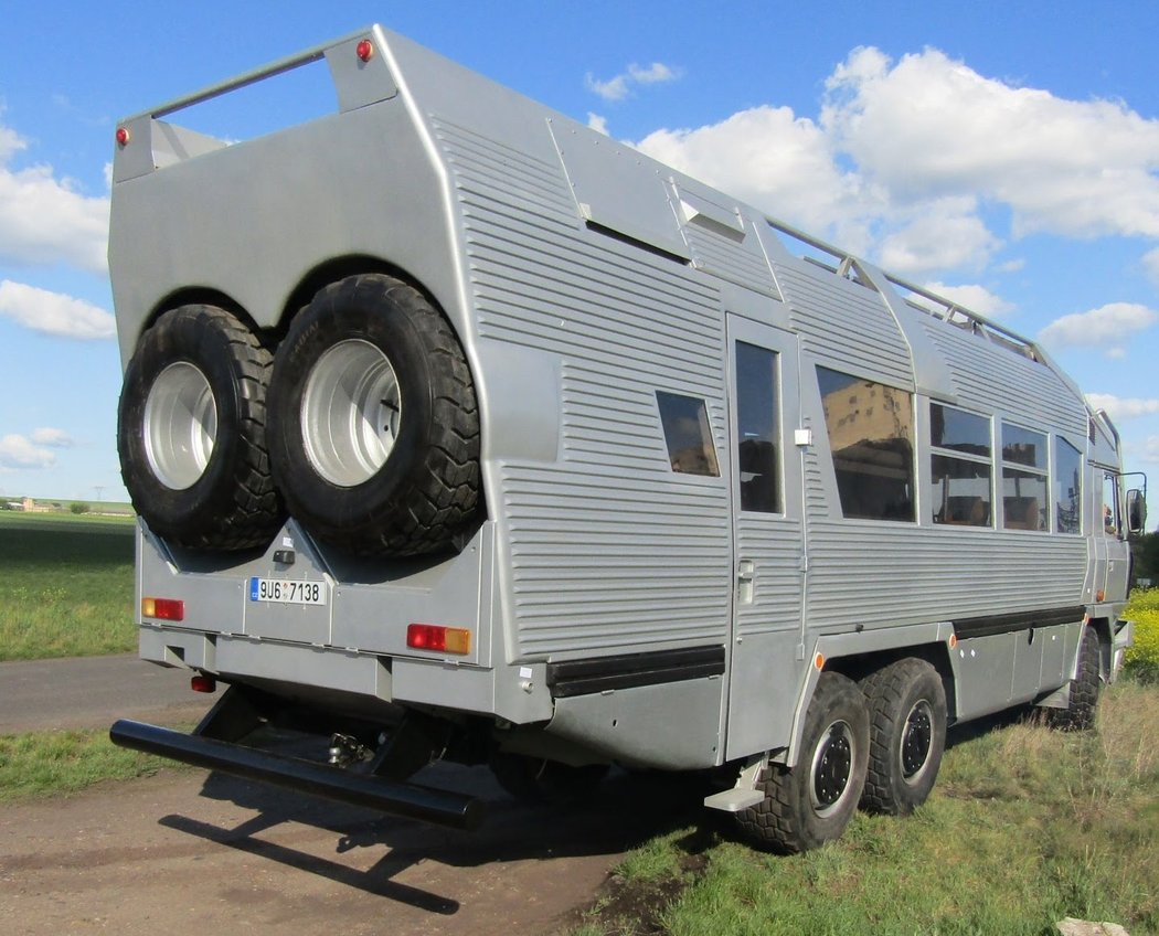 Tatra 815 Safaribus 6x6