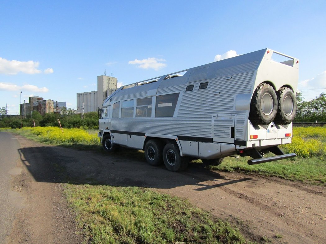 Tatra 815 Safaribus 6x6