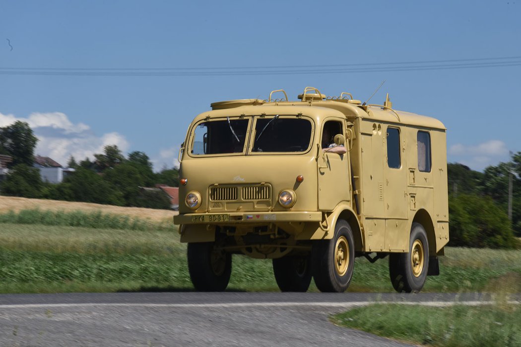 Tatra 805