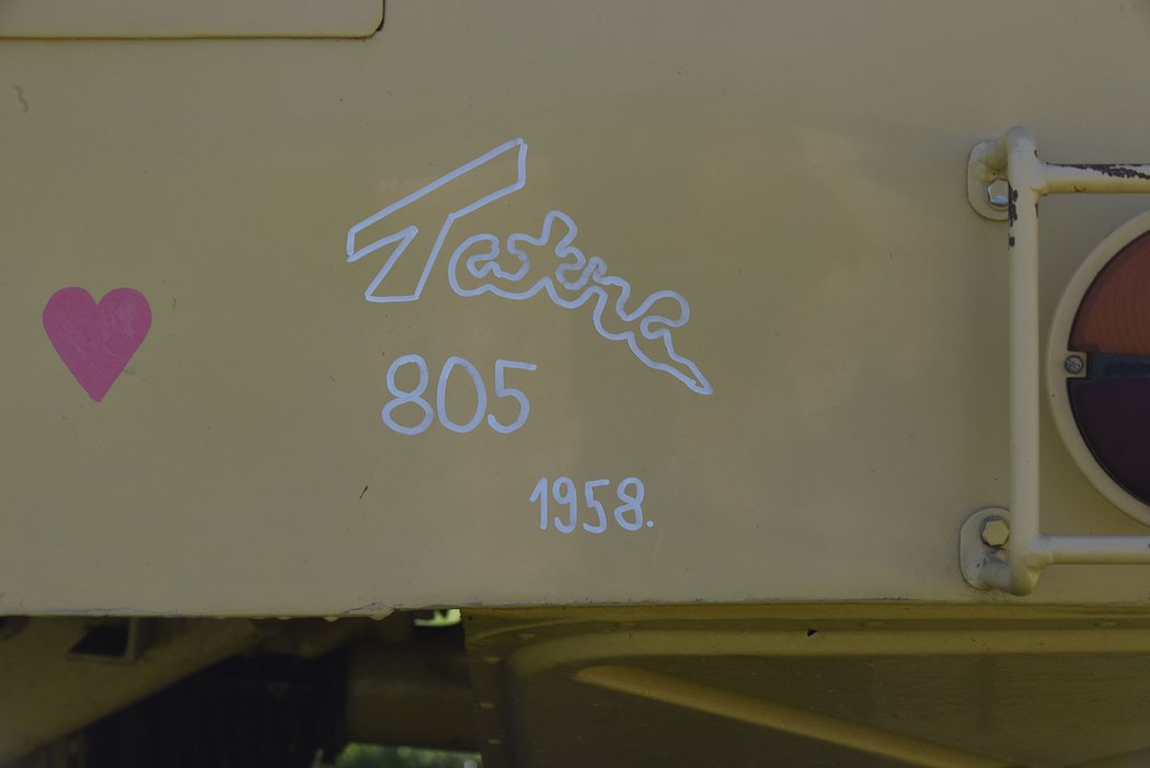 Tatra 805