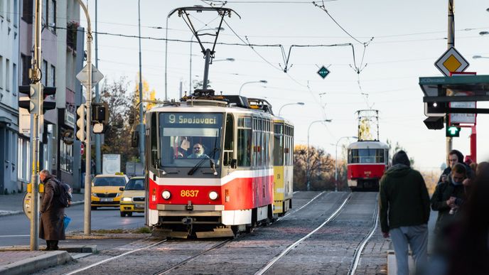 V pražské MHD skončí provoz tramvají T6A5.