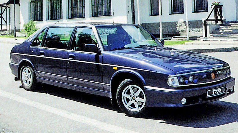 Tatra 613 a 700