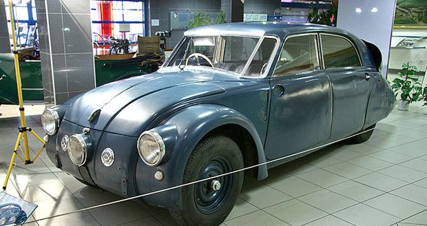 Tatra T77