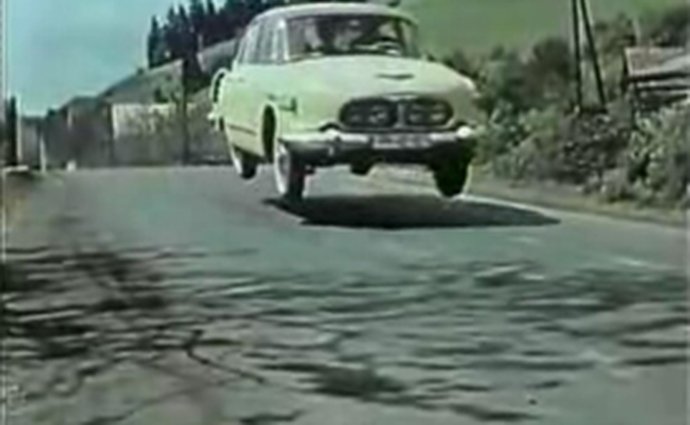 Dobová reklama: Tatra 603 – Šťastnou cestu