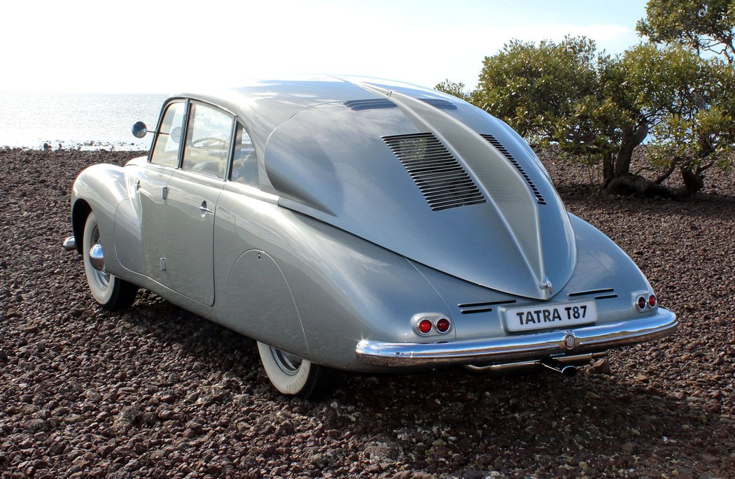 Tatra 87