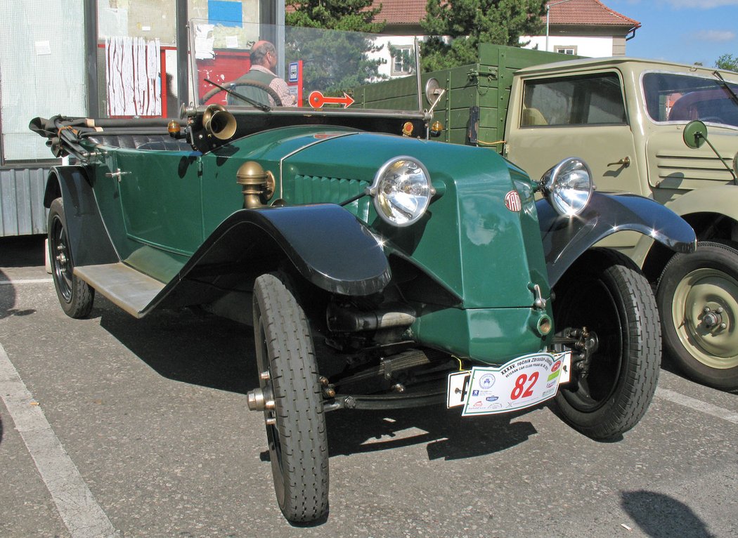 Tatra 11