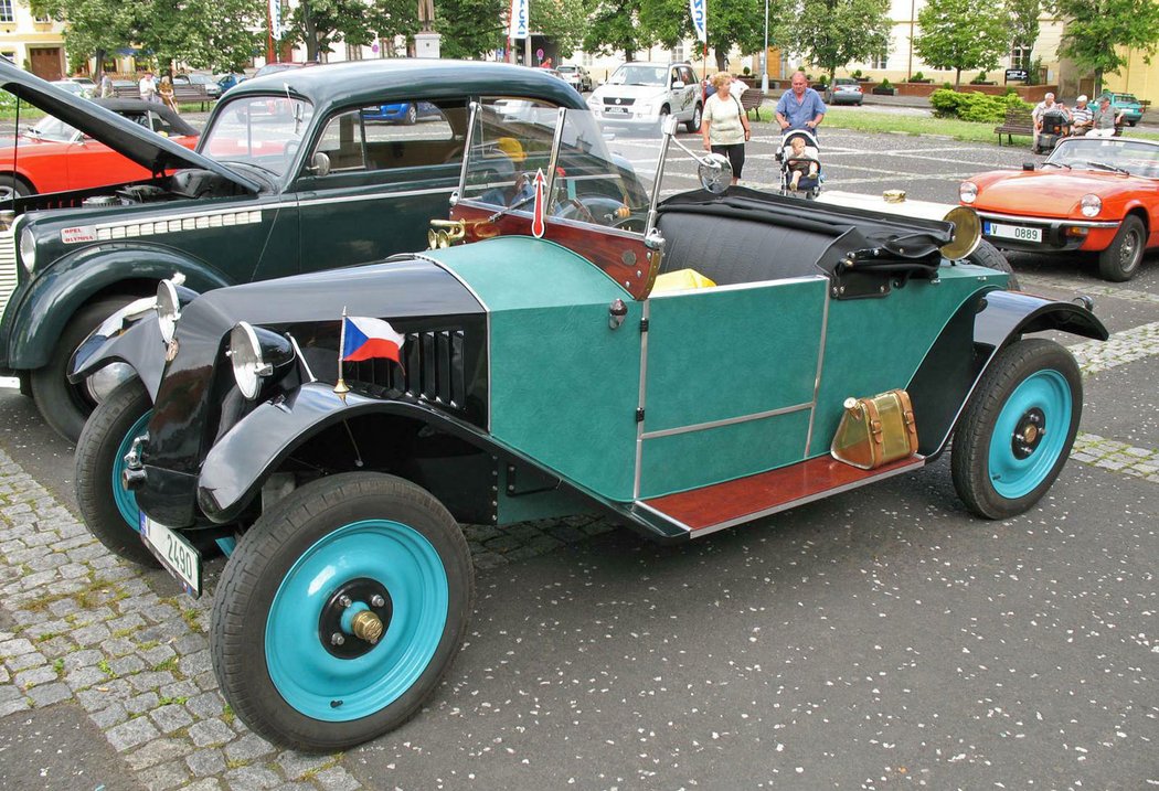 Tatra 11