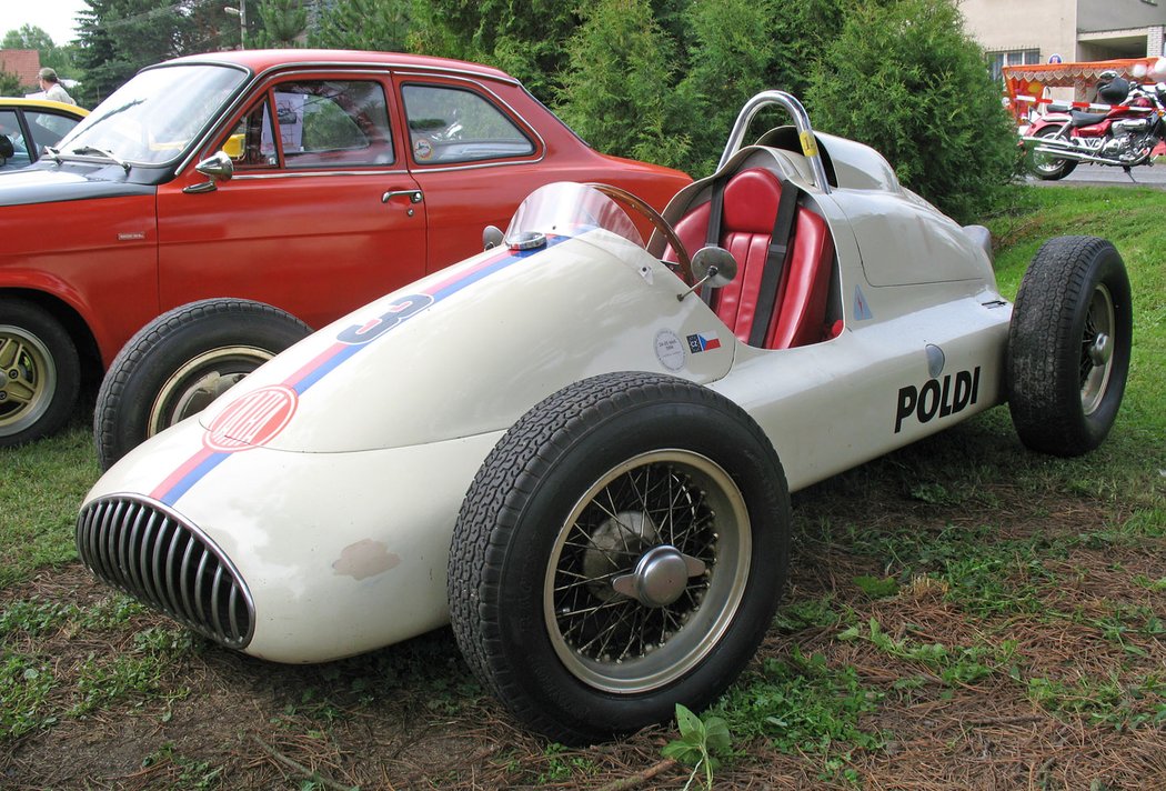 Tatra 607 (1950-1958)