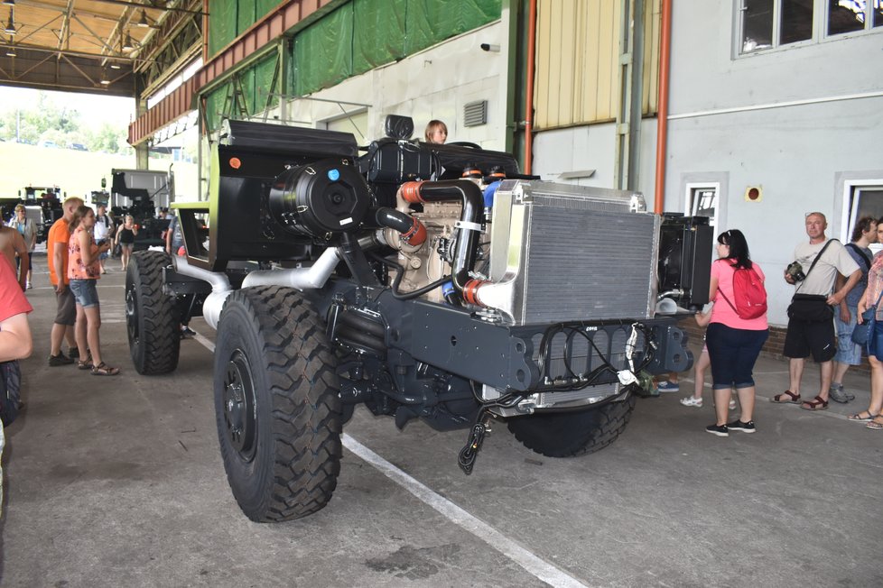 Tisíce lidí byly v rámci Kopřivnických dnů techniky zvědavy na výrobní prostory kopřivnické Tatry.