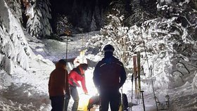 Horská záchranná služba v Tatrách pátrající po muži v lavině