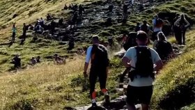 Davy turistů zaplavily Tatry i po prázdninách.