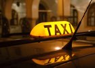 Opatření kvůli koronaviru drtí i taxislužby, řada omezuje činnost