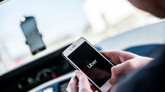 Cenová válka alternativních taxislužeb. Uber v Praze zlevňuje