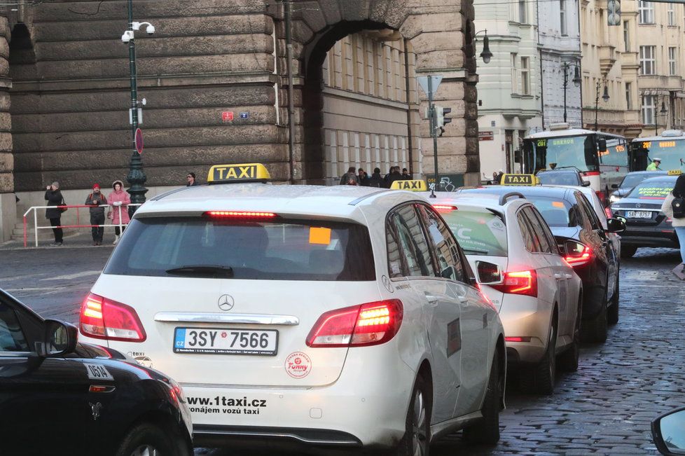 12. února stávka taxikářů ochromila dopravu v centru Prahy.