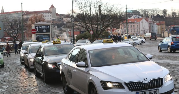 Protest taxikářů způsobil kolaps v centru Prahy.