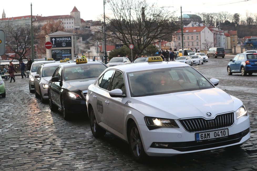 12. února stávka taxikářů ochromila dopravu v centru Prahy.