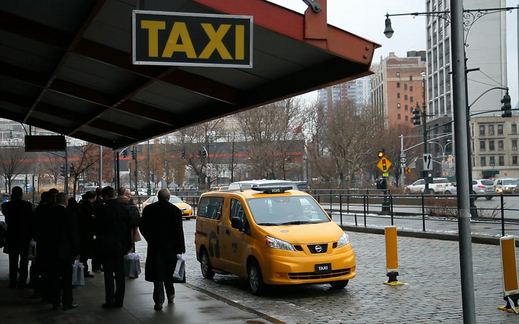 Taxi Nissan NV200