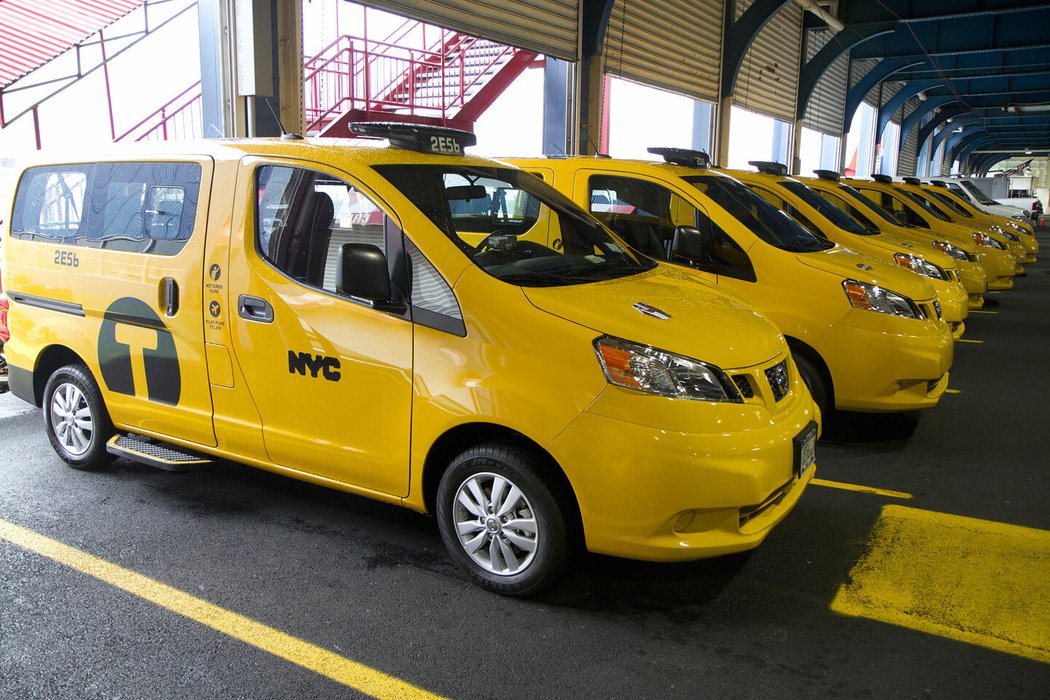 Taxi Nissan NV200