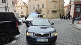 Falešný taxikář v centru Prahy porušoval předpisy. „Chtěl jsem si jen přivydělat,“ vymlouval se