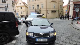 Taxikář bez licence řádil v centru Prahy. Bez dokladů i oprávnění přiznal, že si chtěl jen přivydělat.
