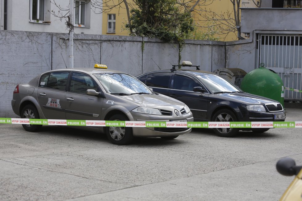 Auta zavražděných taxikářů už má policie.