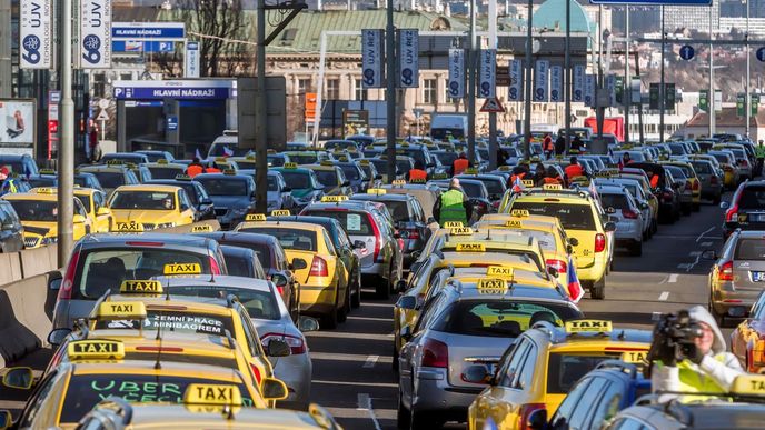 blokáda Asociace koncesionářů v taxislužbě (AKT)