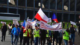 Protest taxikářů, pochod na Malostranské náměstí, 8. dubna 2019.