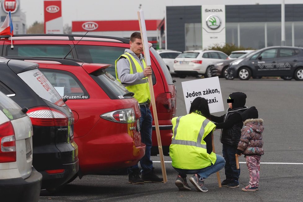 Protest taxikářů, pochod na Malostranské náměstí, 8. dubna 2019.