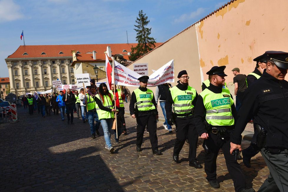 Protest taxikářů proti novele silničního zákona, 8. dubna 2019.