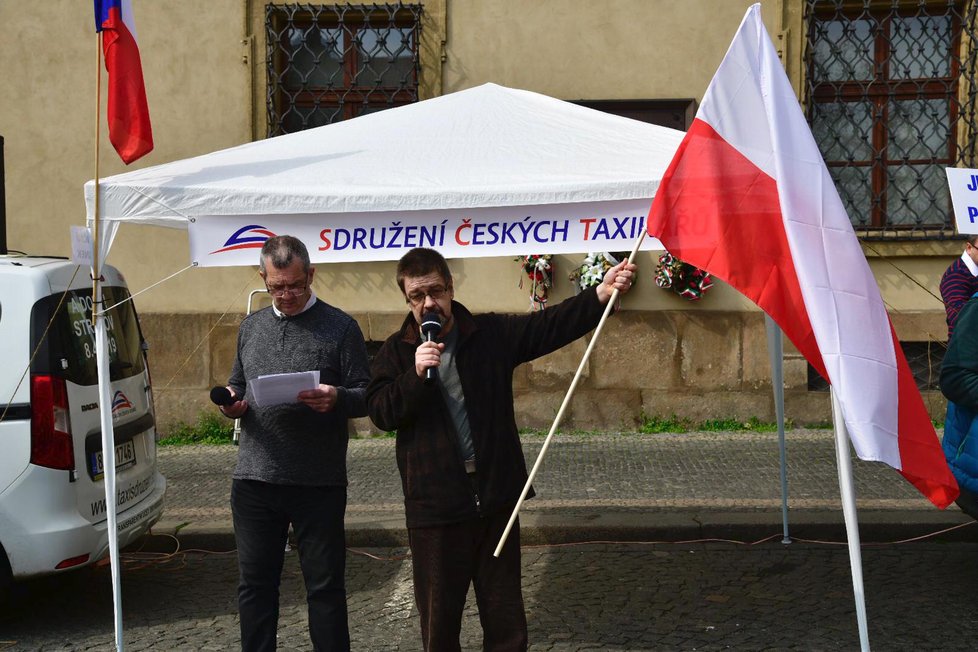 Protest taxikářů proti novele silničního zákona, 8. dubna 2019.