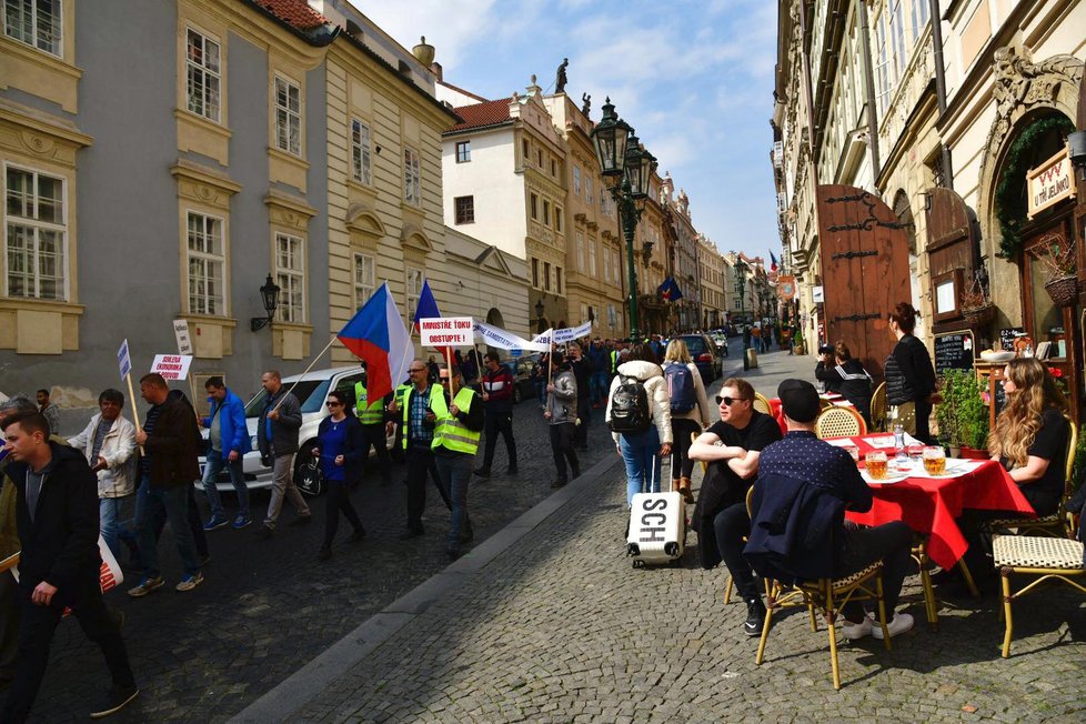 Protest taxikářů proti novele silničního zákona, 8. dubna 2019.