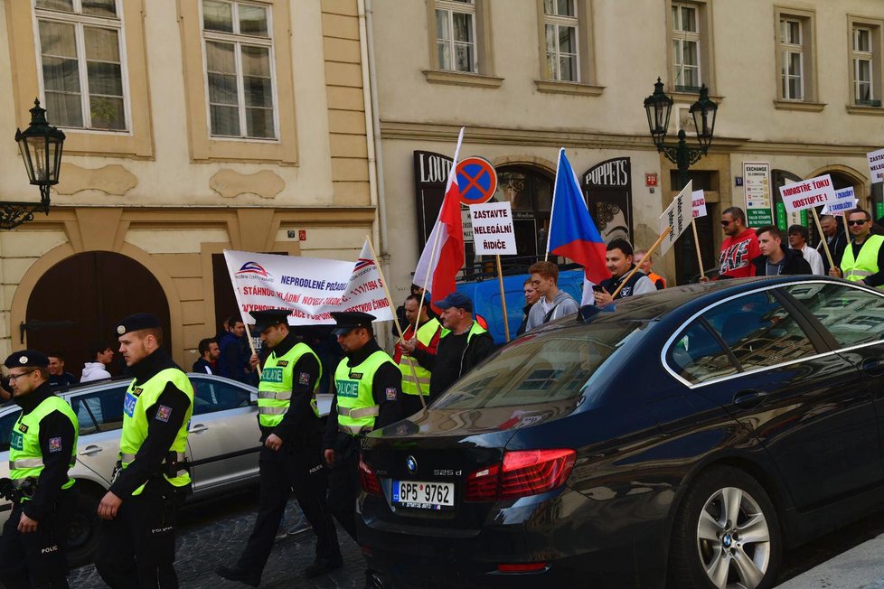 Protest taxikářů proti novele silničního zákona, 8. dubna 2019.