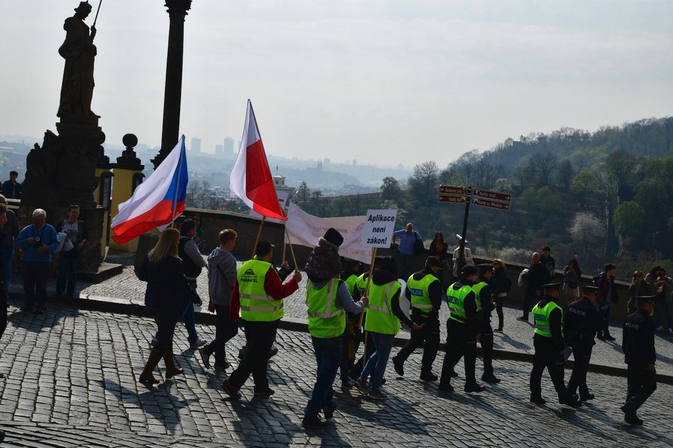 Protest taxikářů proti novele silničního zákona, 8. dubna 2019.