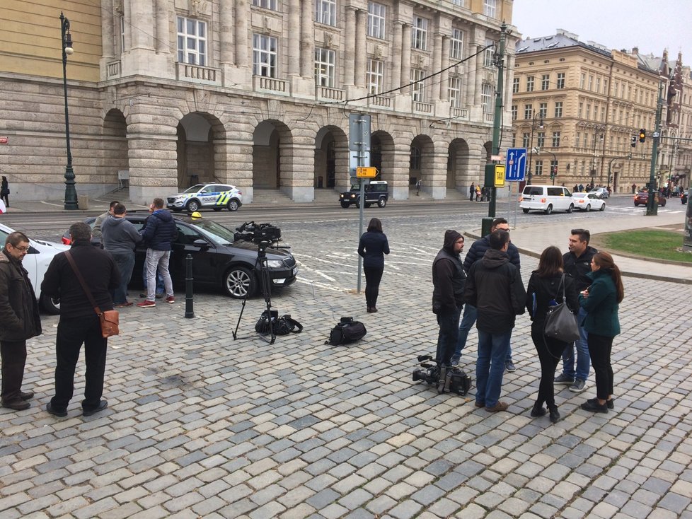Protest taxikářů v centru Prahy, 13. 11. 2018. Na místě se v 9:00 nacházelo jen několik jednotlivců.