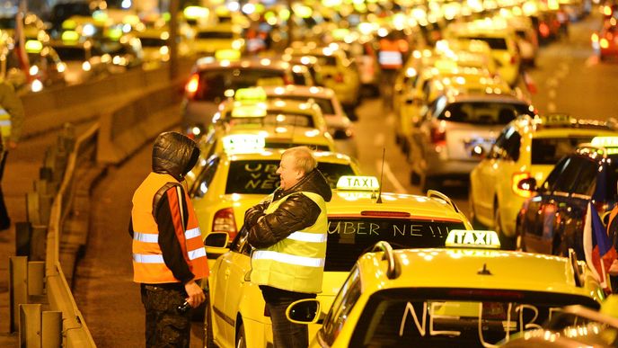 Taxikáři budou znovu protestovat