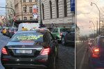 Protest taxikářů způsobil kolaps v centru Prahy.