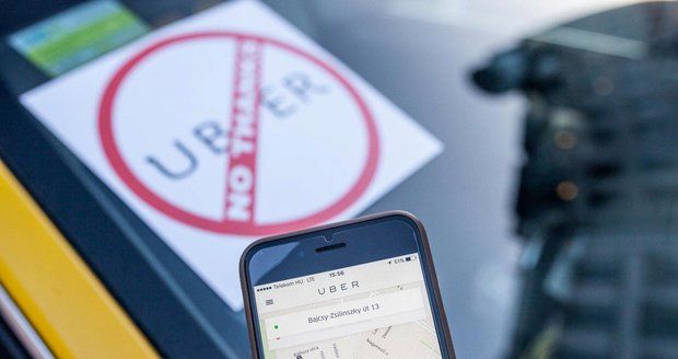 Pražští taxikáři si objednali Uber: Drsná hádka a plivání na řidiče