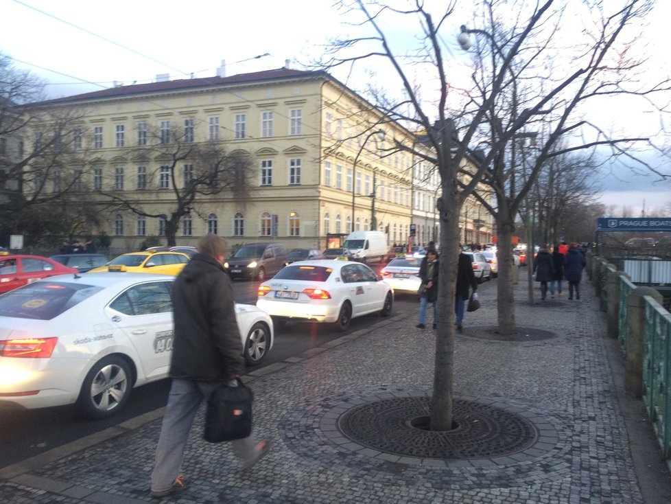 Ulice Prahy během protestů taxikářů na začátku letošního roku.