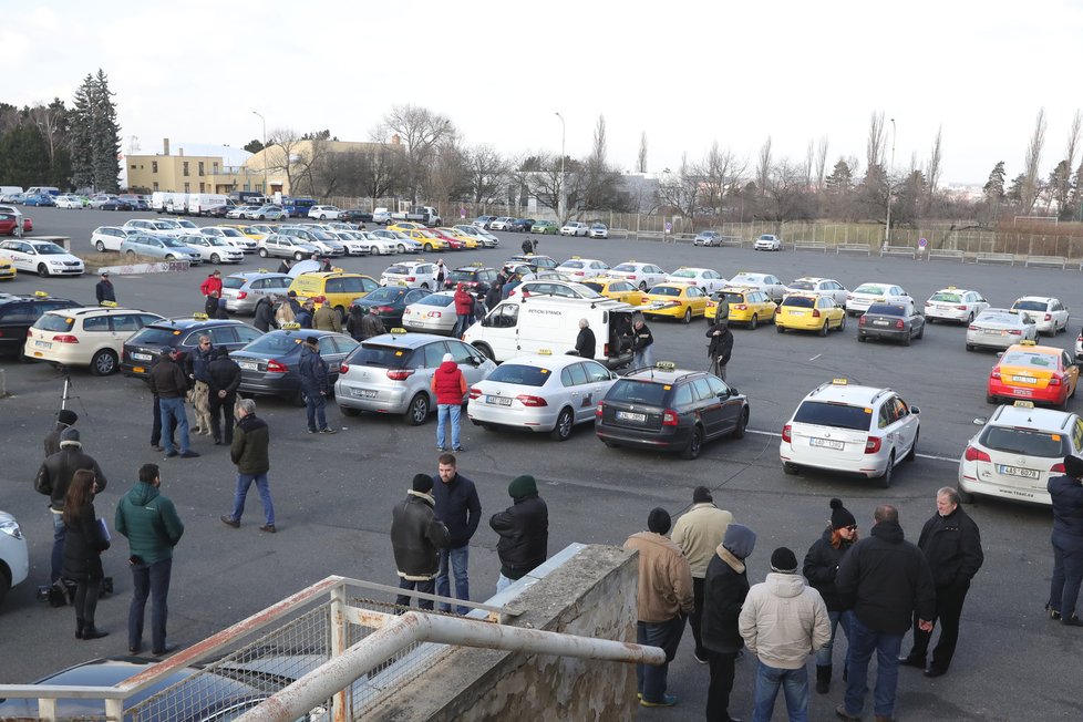 Někteří taxikáři nejsou s výsledky jednání se členy vlády spokojení.