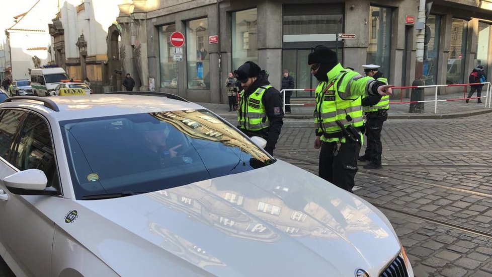 Taxikáři 26. února zablokovali Lazarskou i Spálenou ulici v centru Prahy.