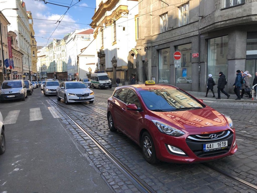 Takto to vypadalo na zatím posledním protestu pražských taxikářů.