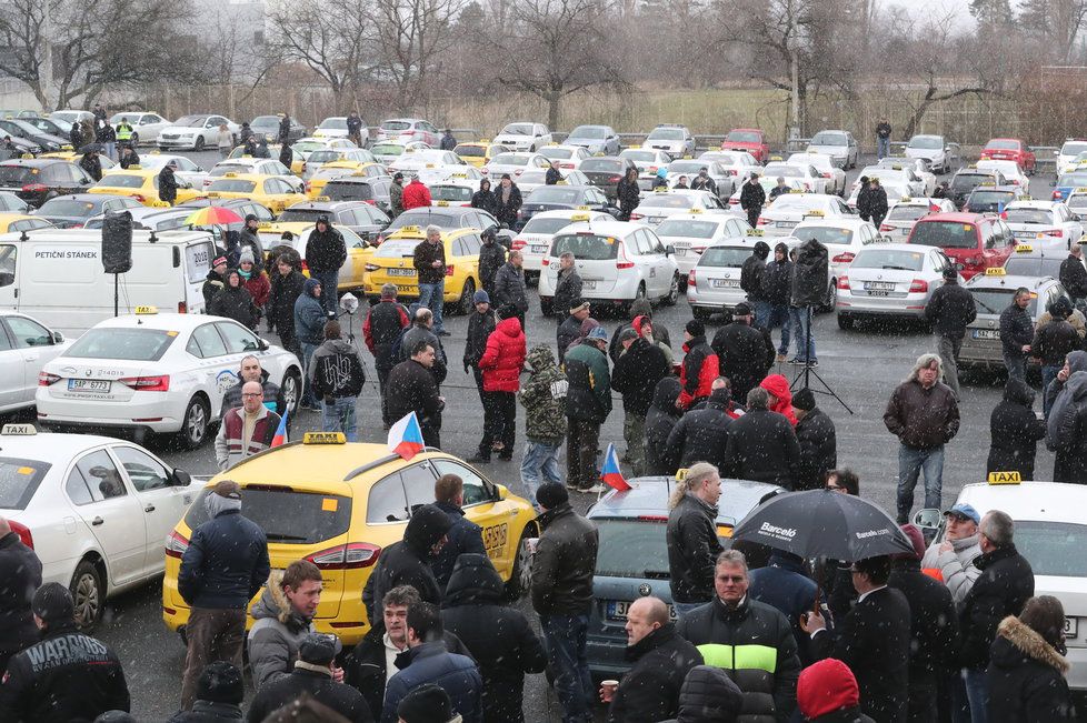 Protesty taxikářů na Strahově.