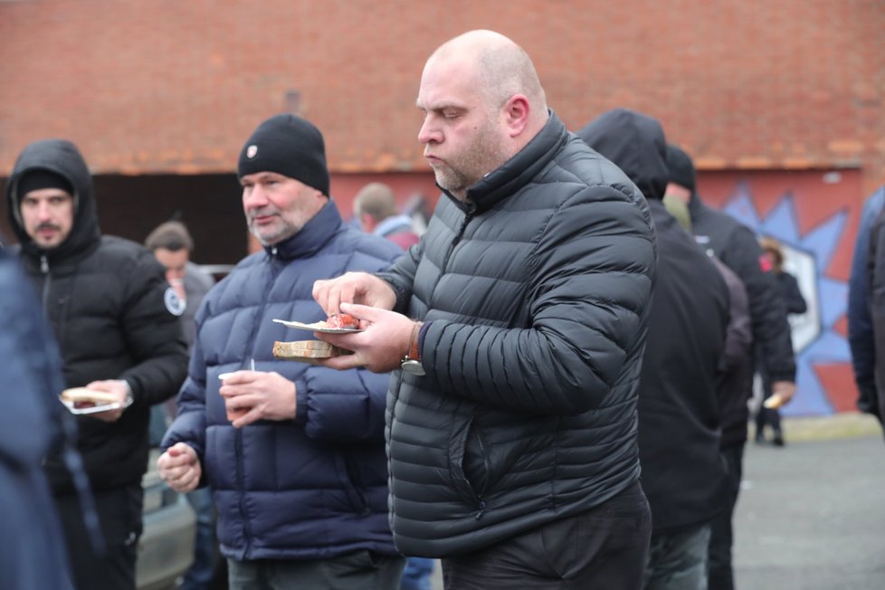 Taxikáři kroužili centrem Prahy dvě hodiny.