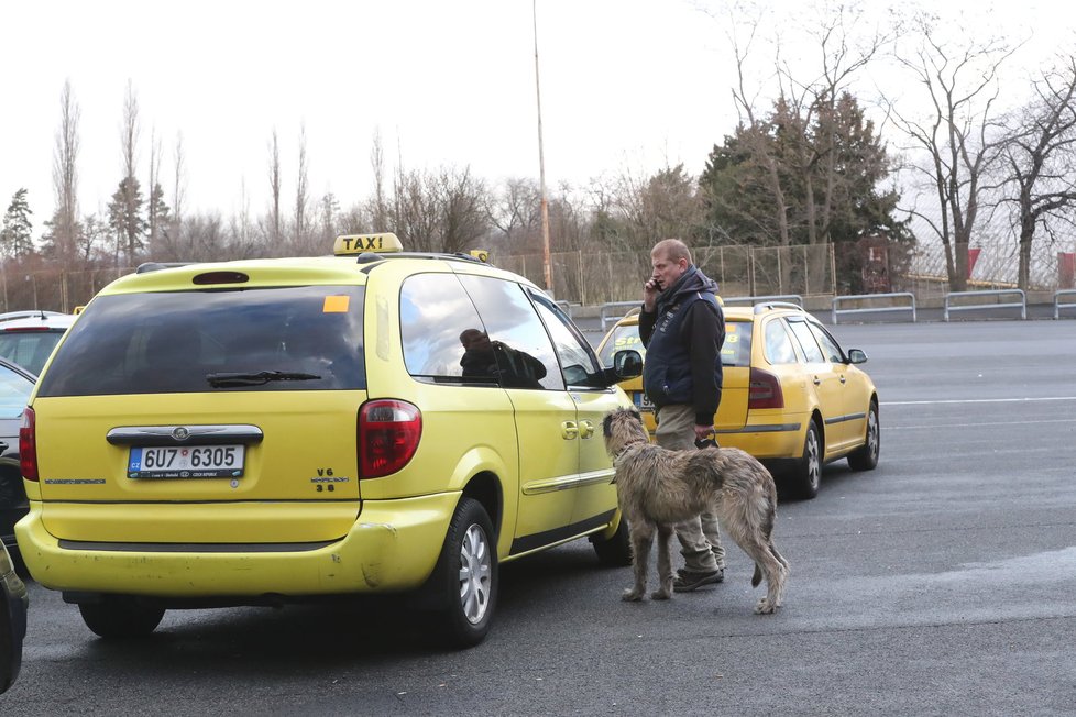 Taxikáři uspořádali v pondělí 12. února třetí protestní akci v řadě.