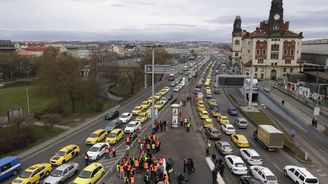 Pražský magistrát si zase vyšlápl na řidiče Uberu. Kdy se v Česku konečně zbavíme estébáckého myšlení?