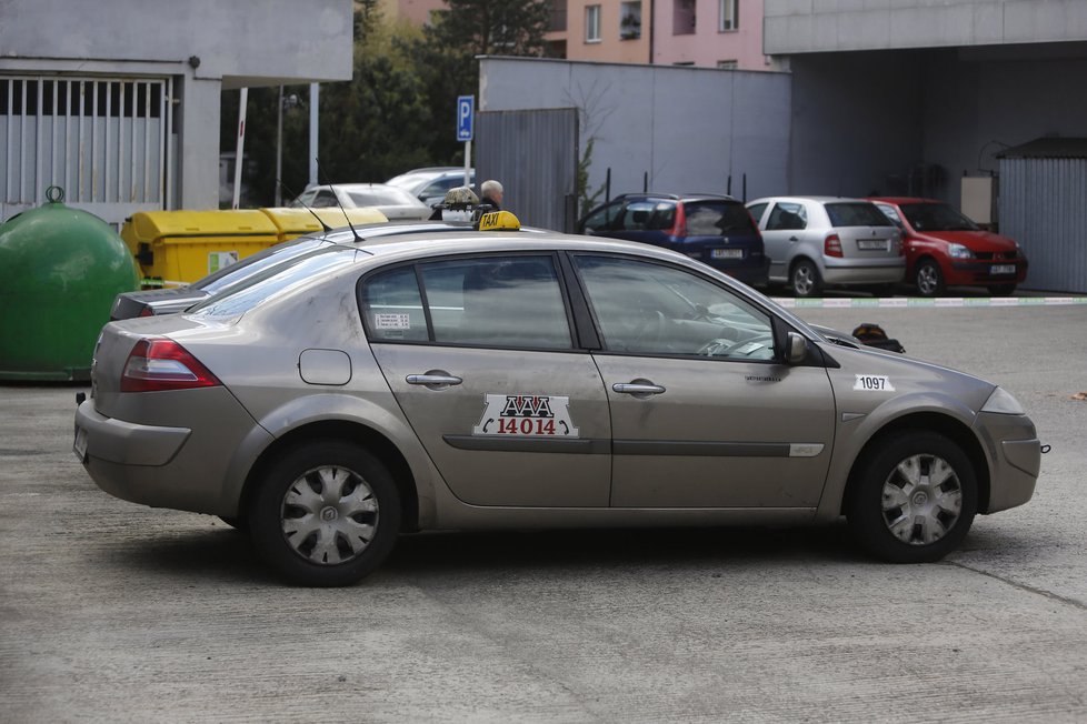 Daniel C. jezdil se svým vozem Renault Megane pro firmu AAA  Taxi teprve měsíc