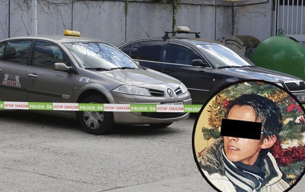 Policie má obě auta zavražděných taxikářů.Vrah zabil jednoho taxikáře, pak si jeho autem přijel pro druhého.