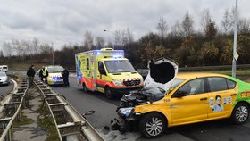 Řidička po srážce s dodávkou ujela ještě 300 metrů.