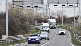 Řidička po srážce s dodávkou ujela ještě 300 metrů.