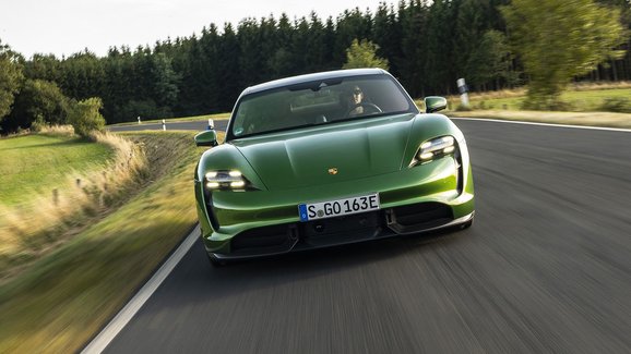 Kolik zrychlení 0-200 km/h po sobě zvládne elektrický Taycan? Více než řidič, říká Porsche